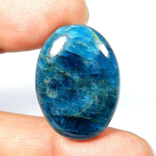 Cabochon apatite bleu fluo