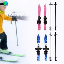 Skis courts avec - skis,