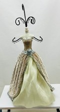 mannequin porte bijoux robe