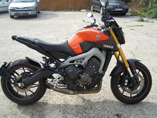 SUPPORT PLAQUE - RAS DE ROUE | MT 01 (2005/2012)