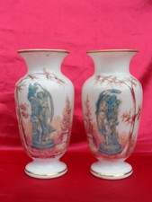 ancienne paire de vases opalin décor à l'antique , scène Bacchus Ariane Cupidon