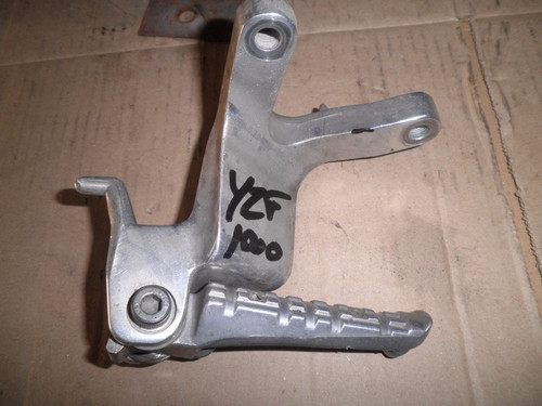 Platine arriere droite yzf - arriere,
