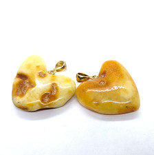 Lot de 2 amulettes blanches en