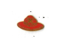 Pin's scoutisme scouting SUF Scouts unitaires de France Paris La Madeleine rouge