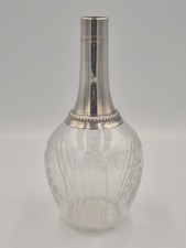 Bouteille en cristal avec