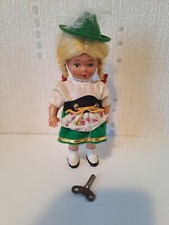 Petite poupée mécanique - petite,