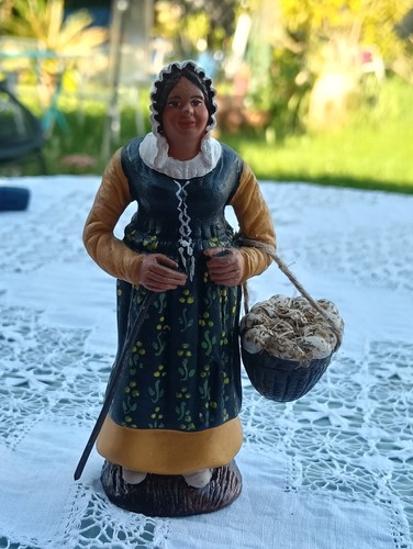 Santon provençal femme au - santon,