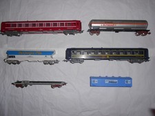 Modelisme ferroviaire - Lot de 5 wagons voyageurs et marchandises Jouef- HO
