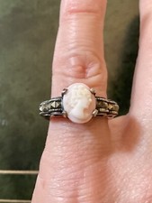 CAMEE CORAIL ROSE, MARCASSITES, ARGENT MASSIF , TRÈS BELLE  BAGUE ANCIENNE