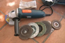 Meuleuse d'angle filaire Blak & Decker modèle KG75