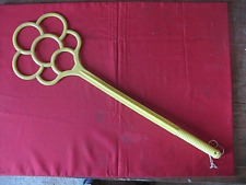 ++"513.20"   ANCIENNE TAPETTE A TAPIS  VINTAGE EN PLASTIQUE SOUPLE COULEUR JAUNE