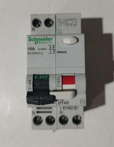 Disjoncteur dt40 c10 réf - -,