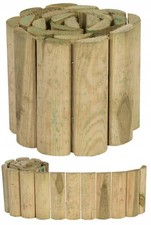 Bordure de jardin en bois avec