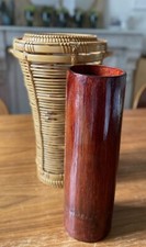 Ikebana japonais et son vase rouleau en bois laqué