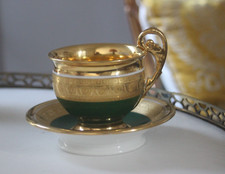 Tasse ovoïde en porcelaine dure, style Empire débXIXe, Russie ? Vert et or, rare