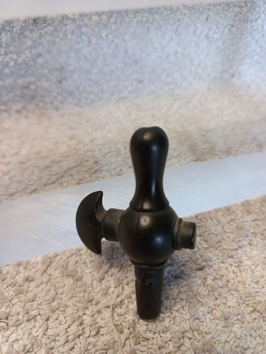 Ancien robinet noir - ancien,