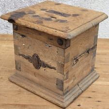 Tronc d église,coffre, urne..bois,fer forgé..XVIII ème..