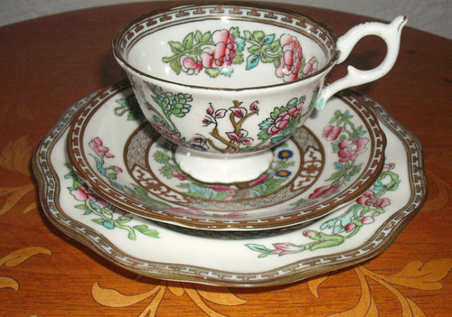Ensemble tasse soucoupe et - ,
