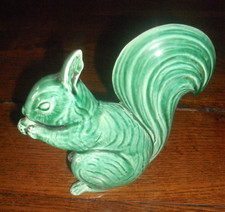 Ecureuil vert en céramique