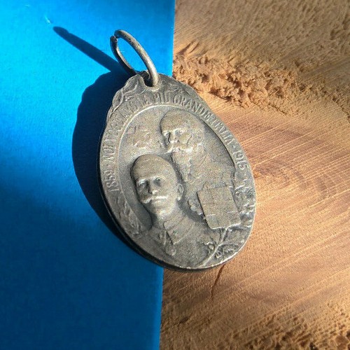 Petite médaille pendentif - médaille,