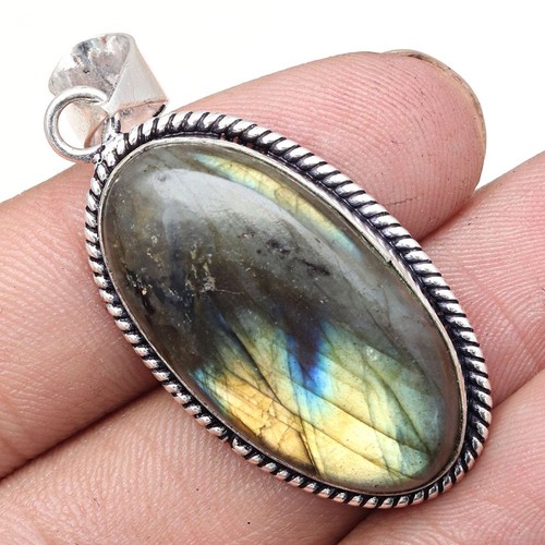 Pendentif pierre précieuse