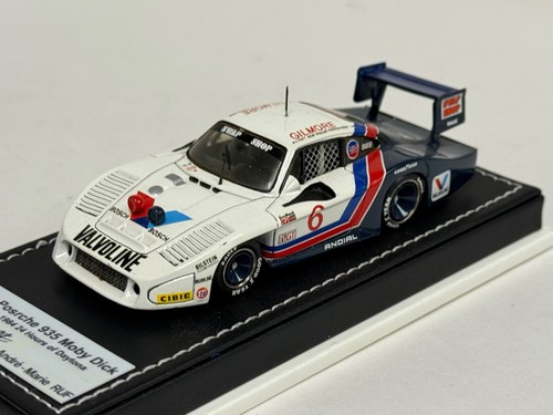 Amr main œuvre porsche - d'œuvre,