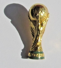 Pin's FIFA WORL CUP Football Coupe Signé FIFA & Arthus Bertrand Vintage #5/20