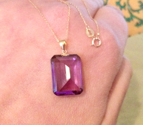 Collier carats fine - or,