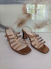 ESCARPINS  A  LANIERES CUIR DORE Marque A LORENZO  - NEUVE -