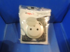 1 prise surface +chargeur USB celiane titane ref 099530 Legrand