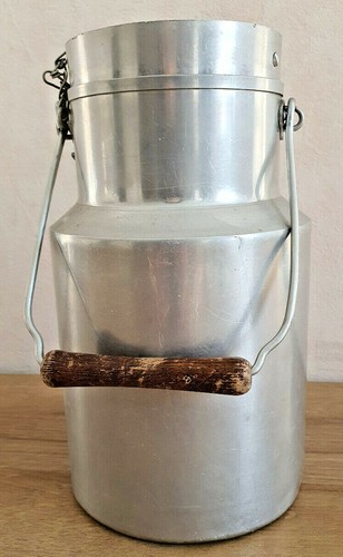 Ancien pot lait bidon - pot, a