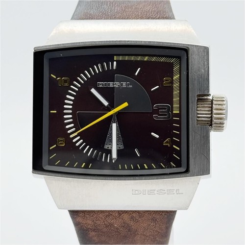Montre analogique quartz - analogique, à