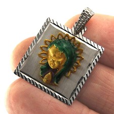 Pendentif en OR Jaune Blanc 18 Carats 750 émaillé Vierge Marie Medaille Madone