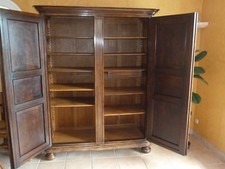 ARMOIRE STYLE LOUIS XIII  en Noyer Massif