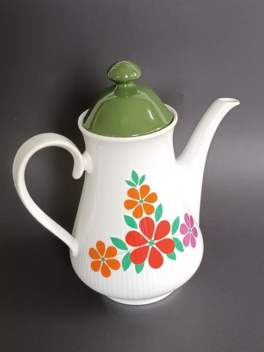 Theiere en porcelaine - **theiere,