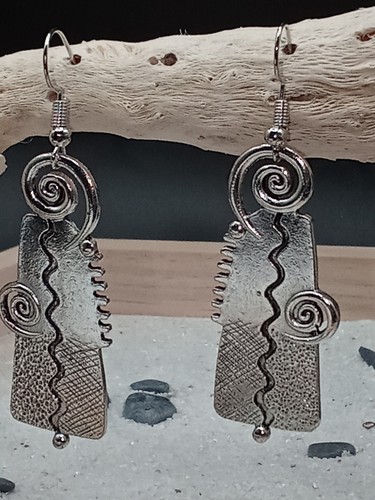 Boucle oreille earing - &,