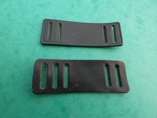 WW2 ALLEMAND GERMAN Authentique Lot 2 Passants Allemand de Masque a Gaz Marqué