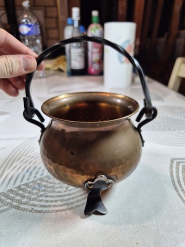 Petit chaudron décoratif - , en