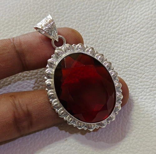 Pendentif ovale grenat pierres