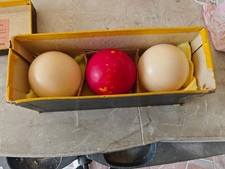 3 Boules de billard blanche et rouge anciennes matière noble
