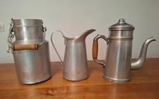 lot cafetière, pot à lait, broc à eau anciens en aluminium