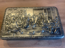 boite biscuit en fer avec scene en relief maison TENIERS (Belgique)