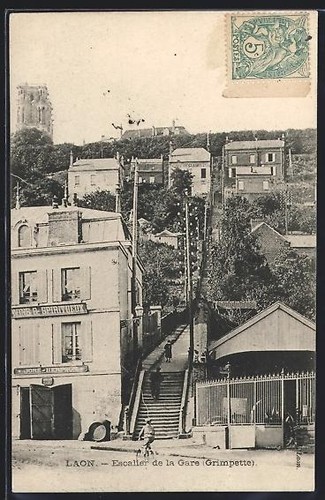 Cpa laon escalier la - la, gare