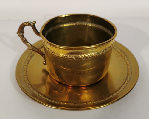 Ancienne tasse sous - et,