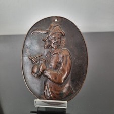 Plaque en Bronze d'après David Teniers Homme Au Pichet Taverne 19thC