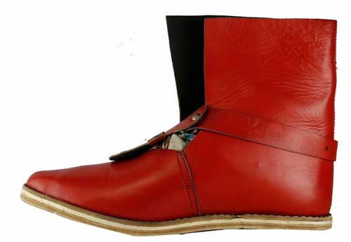 Chaussures médiévales - , en