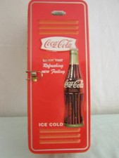 Vintage: Boite métal en forme de frigo "Coca Cola"
