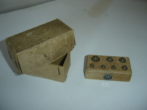 Boite ancienne poids - ancienne,