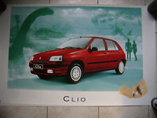 AFFICHE RENAULT : RENAULT CLIO  . 99 X 62  CM . TRÈS BON ÉTAT  .