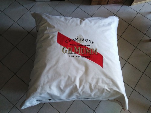 Grand coussin pouf géant